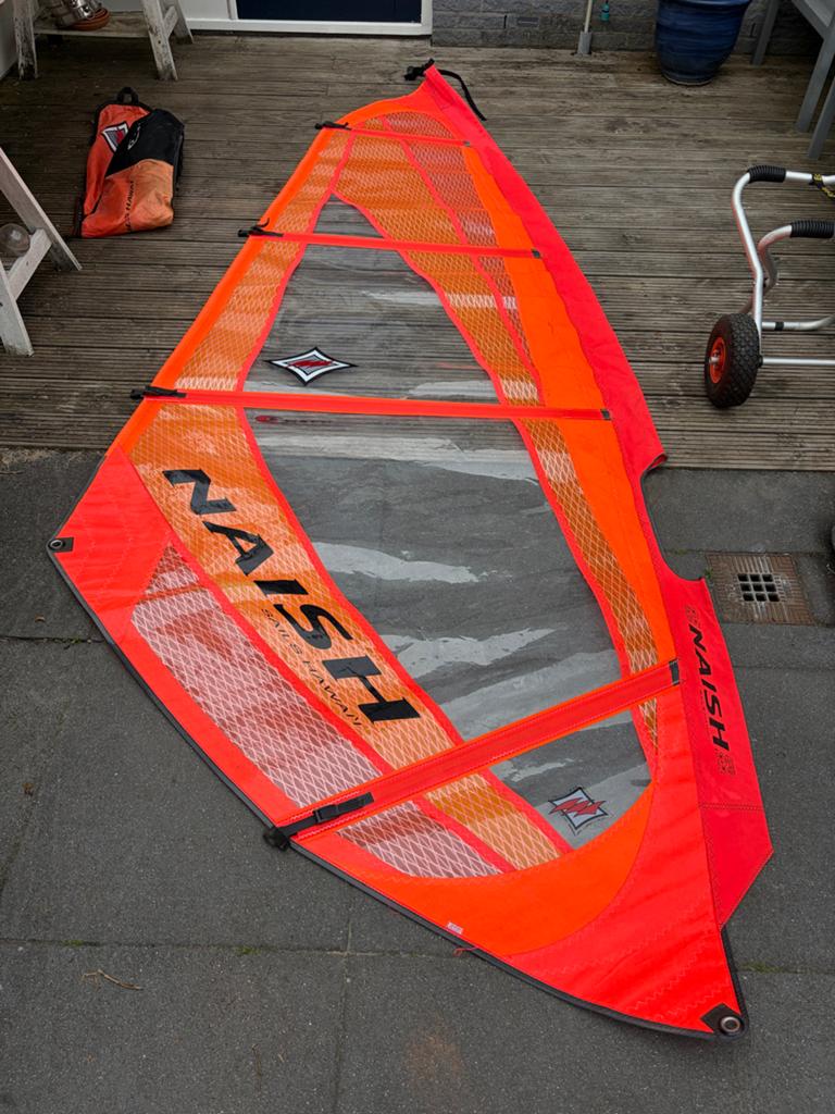 Naish Hawaii Windsurf Zeil met Mast en Giek, Ophalen, 3.5 tot 5 m², Complete set, Gebruikt