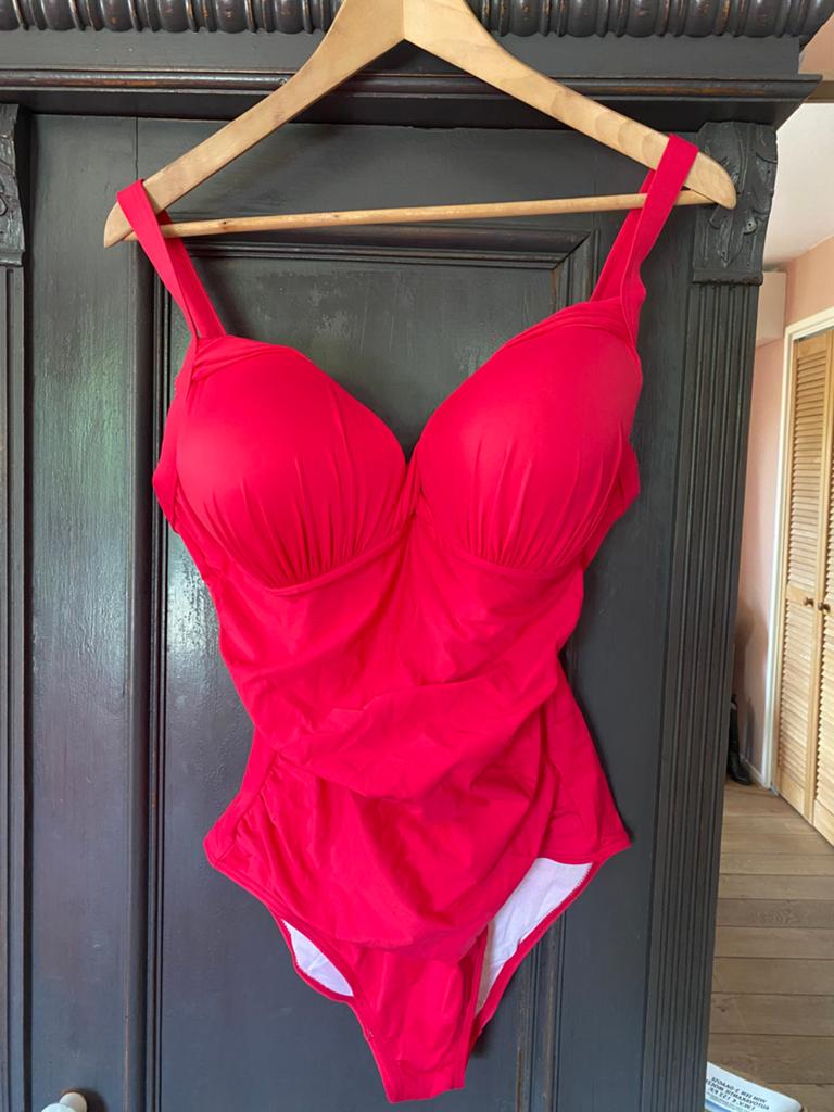Lascana badpak rood roze cup E maat medium 40, Kleding | Dames, Badmode en Zwemkleding, Ophalen of Verzenden, Zo goed als nieuw