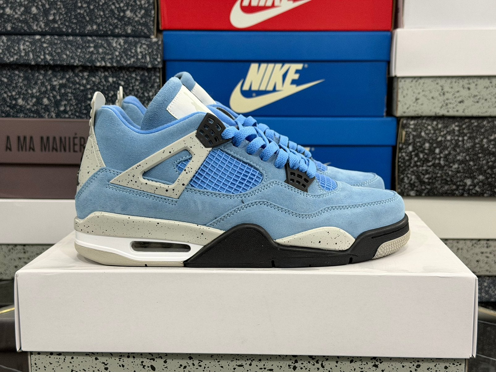 Jordan 4 Retro University Blue maat 41t/m 43, Kleding | Heren, Schoenen, Blauw, Nieuw, Ophalen of Verzenden, Sneakers of Gympen