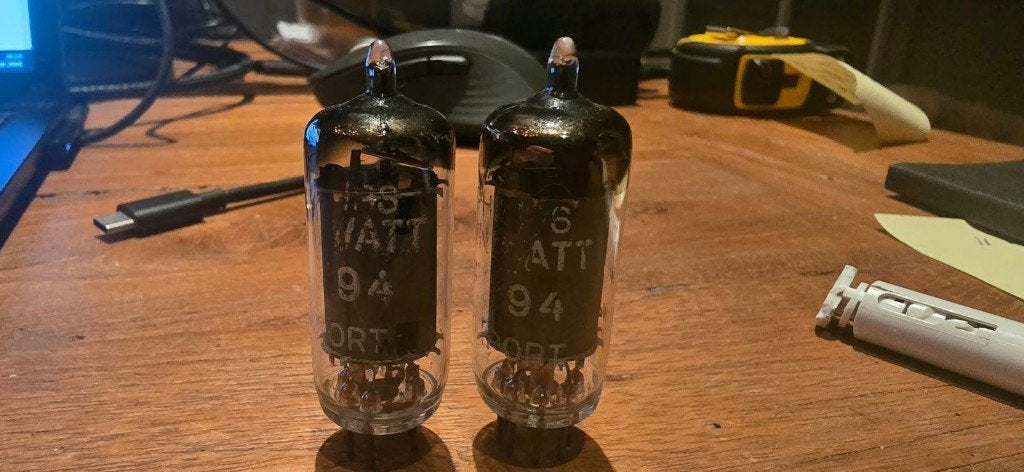 Philips EF94 / 6AU6 - matched pair square getter NOS, Ophalen, Buis of Buizen