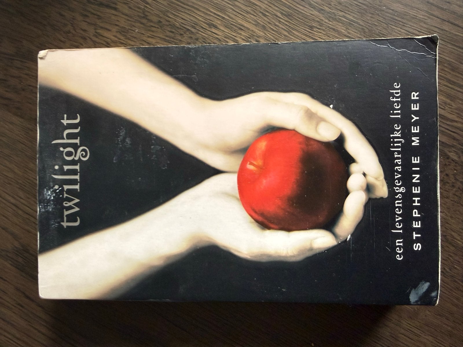Twilight - Een Levensgevaarlijke Liefde (Stephenie Meyer), Ophalen of Verzenden, Gelezen, Nederland