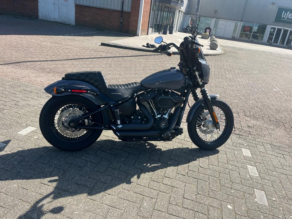 Harley-Davidson Street Bob 114 2021 - fxbbs streetbob, 2 cilinders, Sportuitlaat, Chopper, Gebruikt
