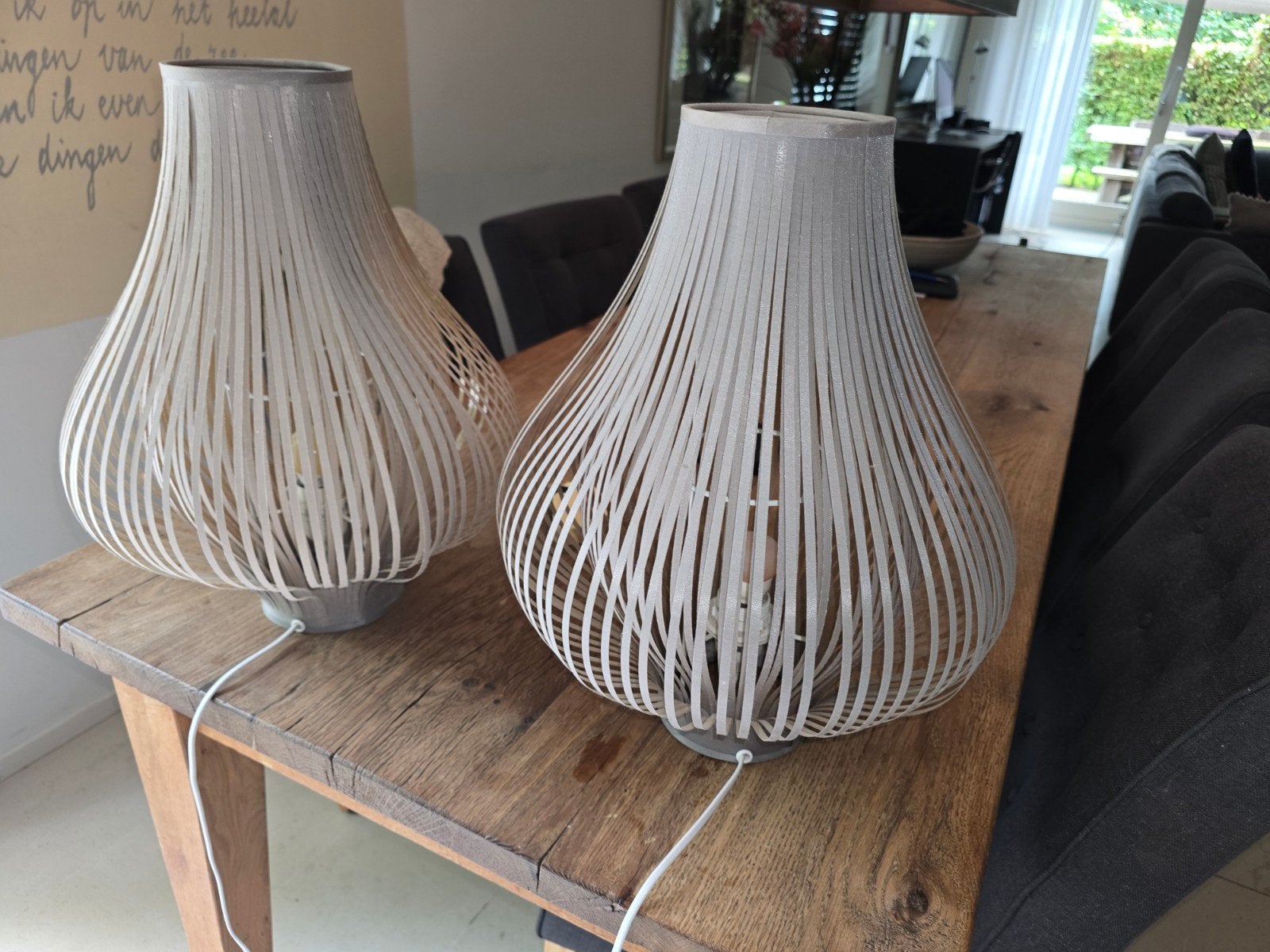 Set van 2 moderne tafellampen met uniek design, Huis en Inrichting, Beige, Kunststof, Gebruikt, Ophalen of Verzenden