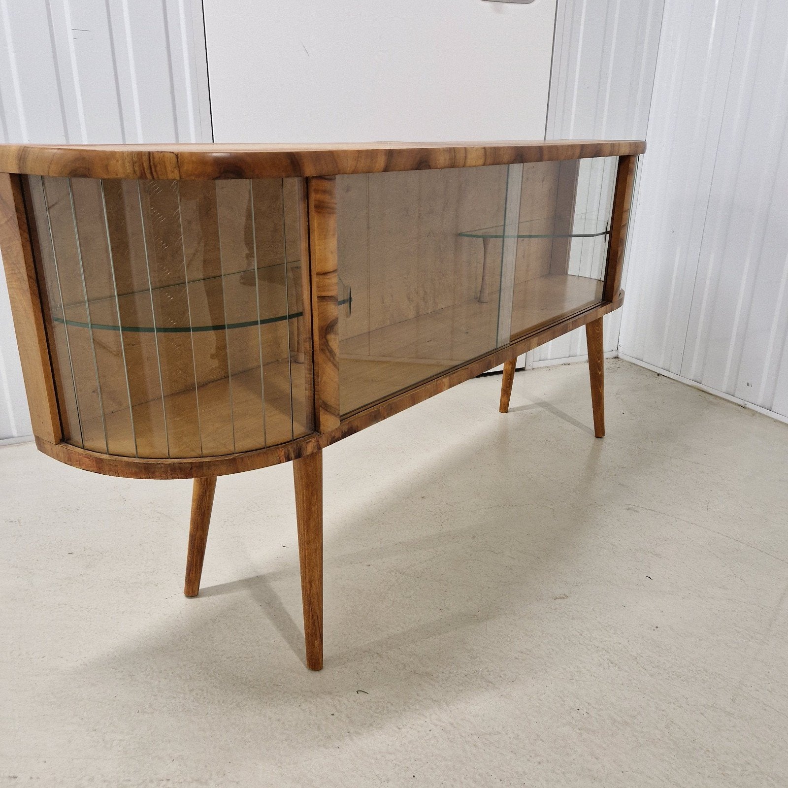 Foto 14 van Vintage Vitrinekast / Dressoir Jaren 5060 Mid-Century Modern