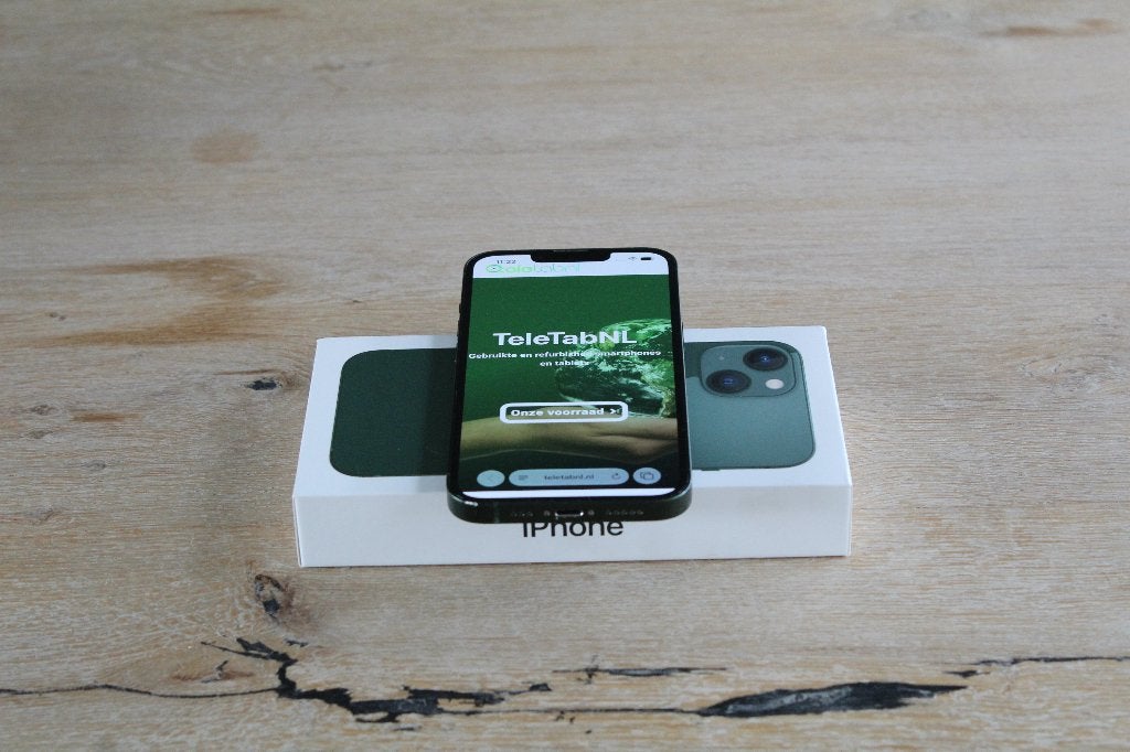 Apple iPhone 13 - 128GB - Donkergroen | Nieuwe batterij, Apple, Refurbished, IPhone 13, Ophalen of Verzenden