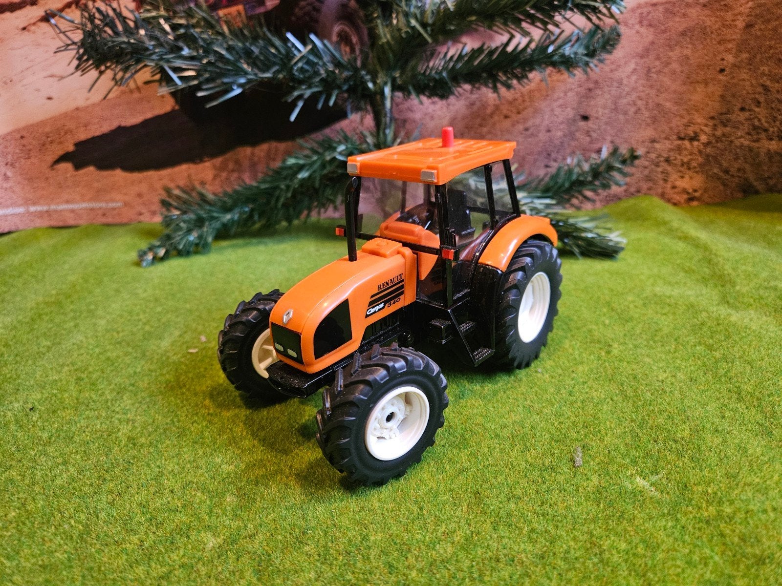 Te koop renault britains., Ophalen of Verzenden, Zo goed als nieuw, Tractor of Landbouw, Britains