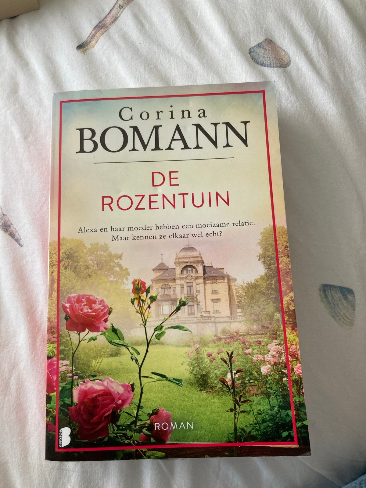 Corina Bomann - De Rozentuin (Roman), Ophalen of Verzenden, Zo goed als nieuw, Nederland