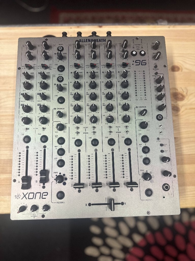 Xone 96 DJ mixer, Muziek en Instrumenten, Ophalen, Zo goed als nieuw, Dj-set, Overige merken