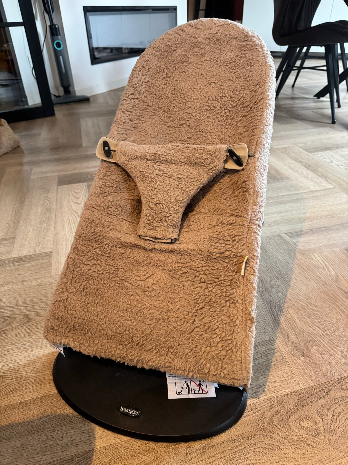 BabyBjörn Wipstoel met ukje teddy hoes, Ophalen, Zo goed als nieuw