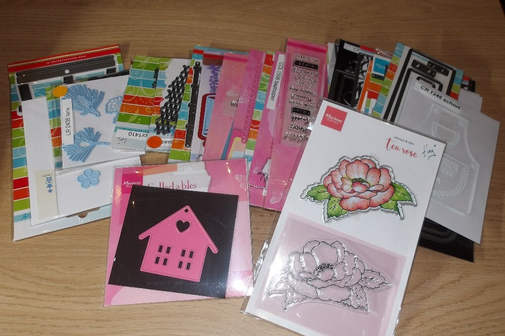 35 snijmallen van marianne design in 1 koop, Hobby en Vrije tijd, Kaarten | Zelf maken, Ophalen of Verzenden, Zo goed als nieuw