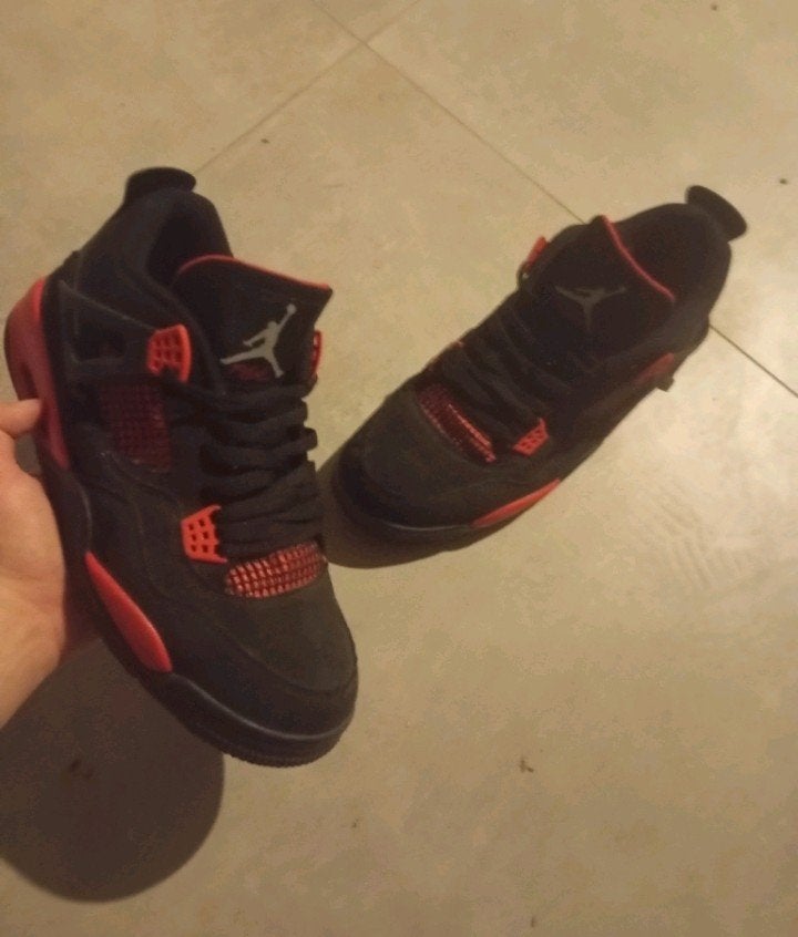Jordan 4 Red Thunder Maar 45, Ophalen of Verzenden, Zo goed als nieuw, Zwart