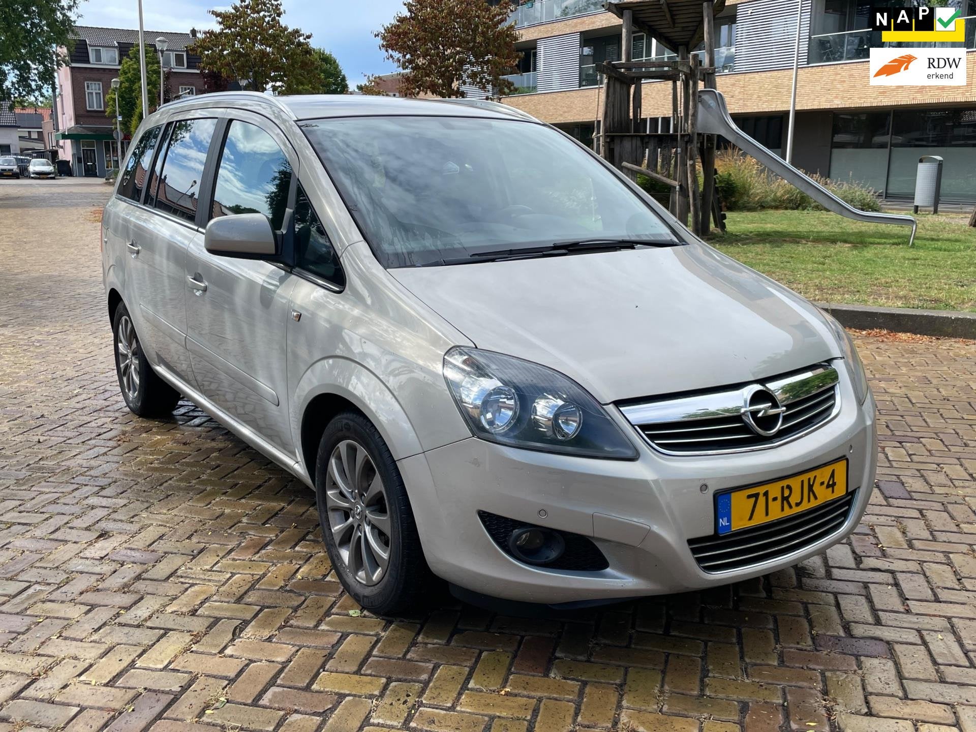 Opel Zafira 1.8 Edition, 7pers, LETOP BAK HEEFT BIJ GELUID A, Auto's, Euro 5, Stof, Gebruikt, 4 cilinders