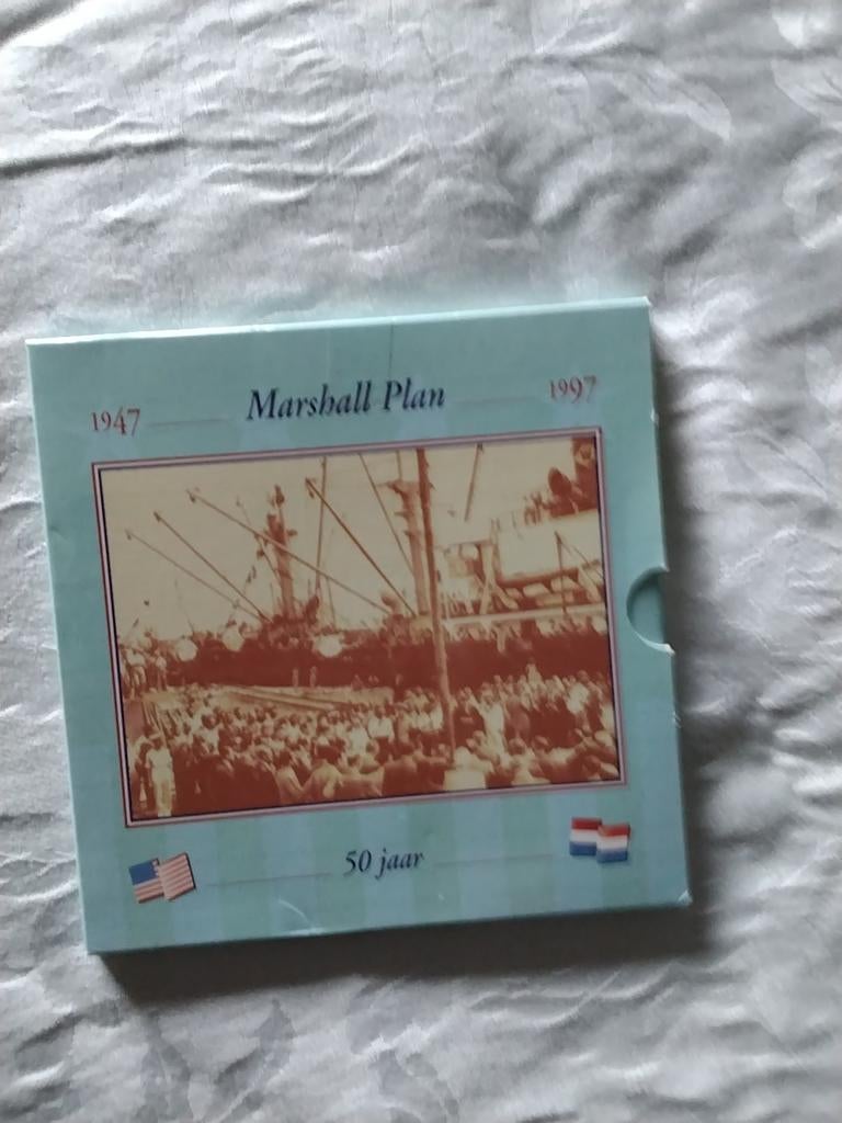 Marshall Plan 1947-1997 50 jaar zilveren munt, Boeken, Ophalen of Verzenden