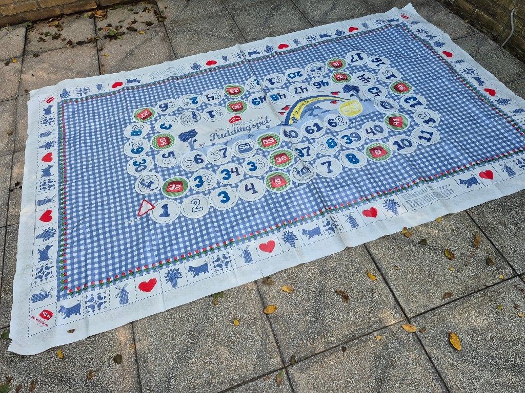 vinyl Mona tafelkleed/spelkleed Oud Hollandsch puddingspel, Overige materialen, Ophalen of Verzenden, Zo goed als nieuw, Afwasbaar