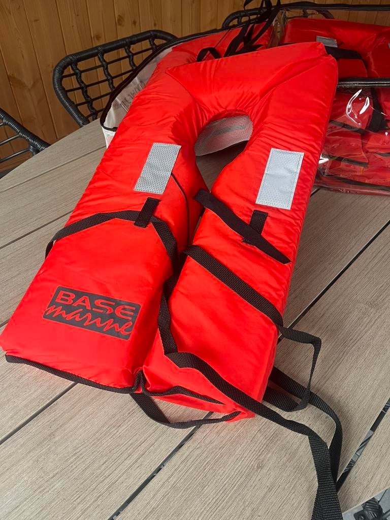 Reddingsvest , 100 N LIFEJACKET nooit gebruikt maat L en S, Watersport en Boten, Watersportkleding, Ophalen, Zo goed als nieuw