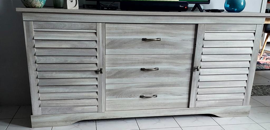 Te koop dressoir 1 wit masiefhout en 1 licht grijs hout., Ophalen, Zo goed als nieuw, 25 tot 50 cm