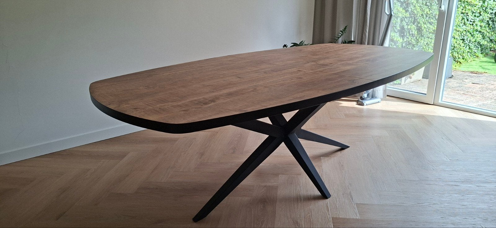 Uitschuifbare eettafel Mascaro - Deens ovaal, Huis en Inrichting, Ophalen, 100 tot 150 cm, 200 cm of meer, Zo goed als nieuw