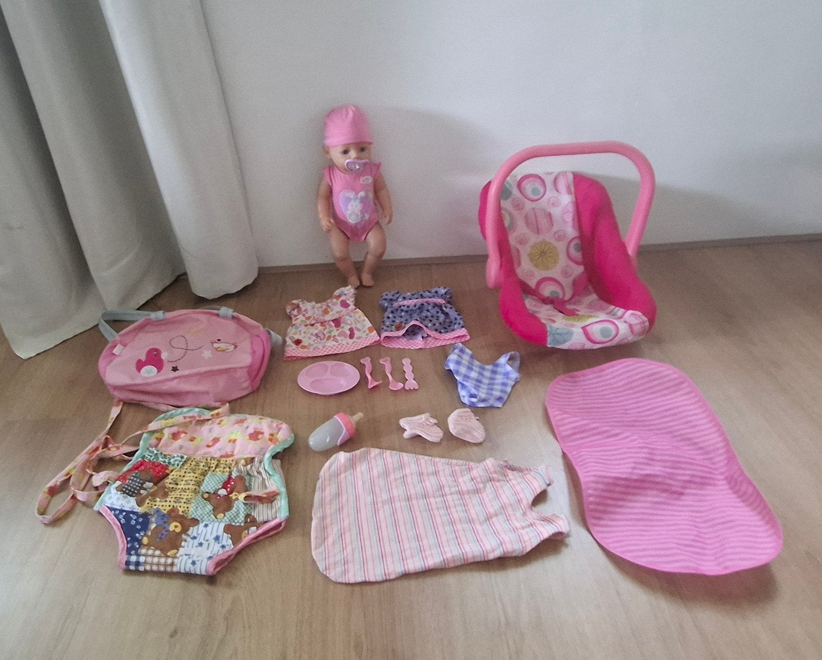 Baby Born pop met accessoires en kleding, Kinderen en Baby's, Speelgoed | Poppen, Ophalen, Gebruikt, Babypop