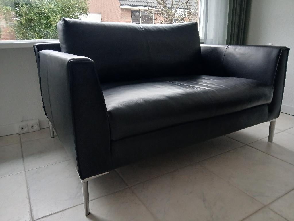 Design on Stock Heelz LoveSeat in Black Chic Basque leder, Ophalen, Modern, comfort en duurzaam, Tweepersoons, Zo goed als nieuw