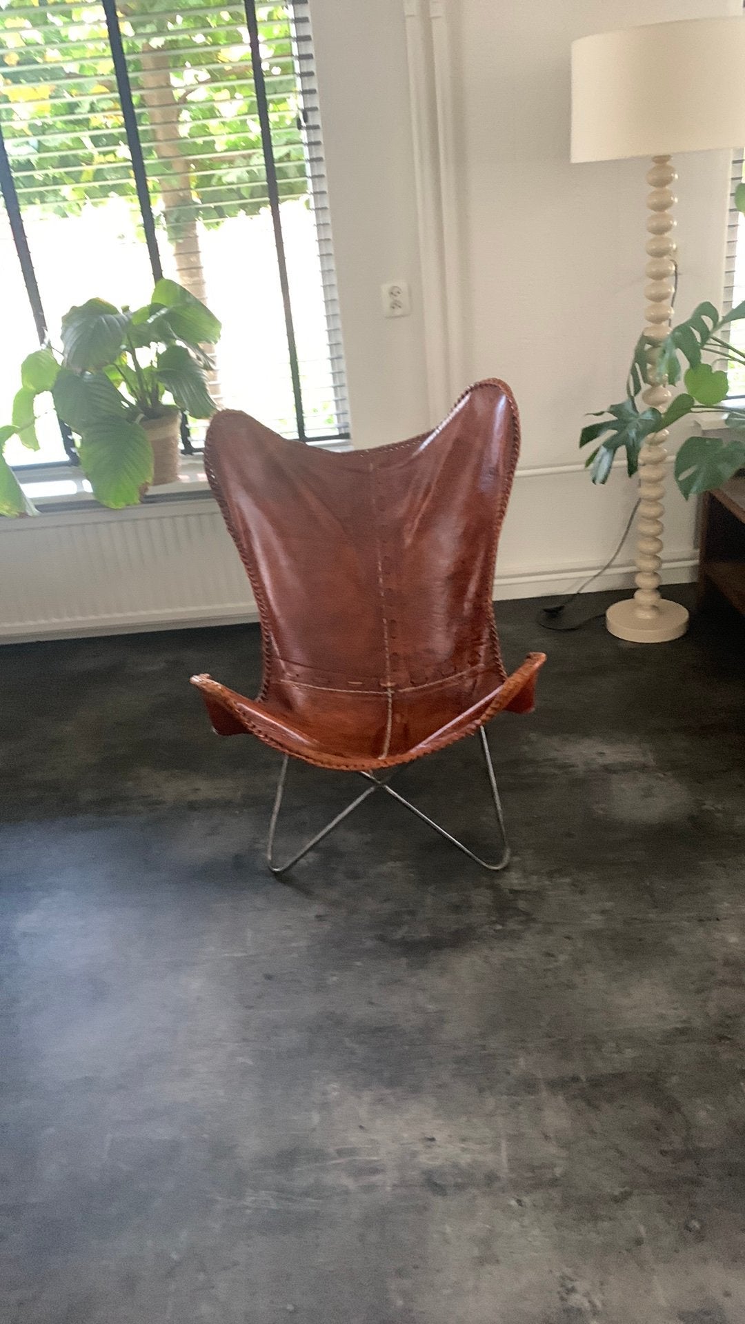 Vlinderstoel te koop, Huis en Inrichting, Ophalen, Minder dan 75 cm, Leer, Zo goed als nieuw