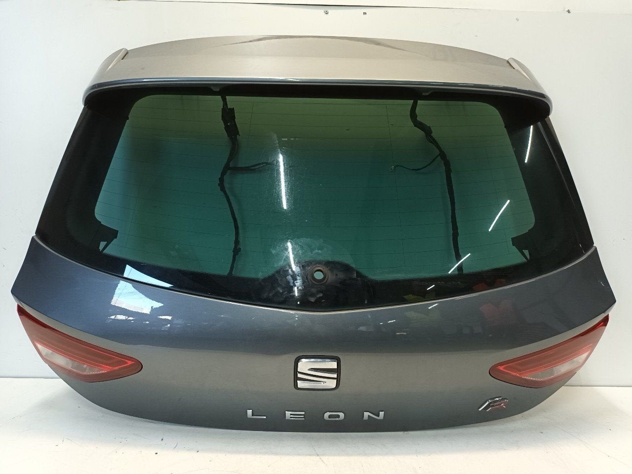 Achterklep Seat Leon, Onderdelen@venauto.nl, Van der Ven Autorecycling B.V., Gebruikt, Ettenseweg 76, 4706 PB Roosendaal, The Netherlands