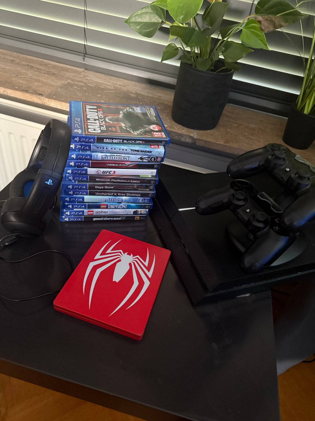 PS4 met 2 controllers, headset en games, Ophalen, Met 2 controllers, Original, Gebruikt