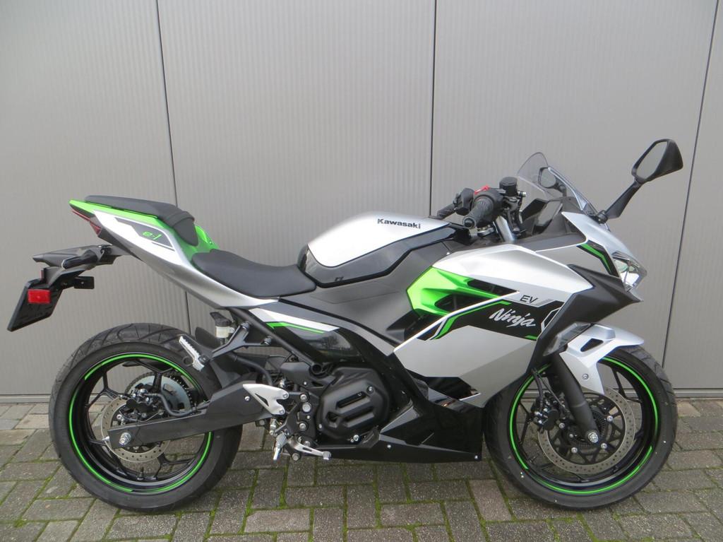 Kawasaki Ninja e-1, LED Verlichting, Bedrijf, Toermotor, 11 kW of minder