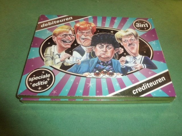 Jiskefet Debiteuren Crediteuren Speciale editie 3 dvd-box, Alle leeftijden, Verzenden, Zo goed als nieuw, Tv-programma of Sketches