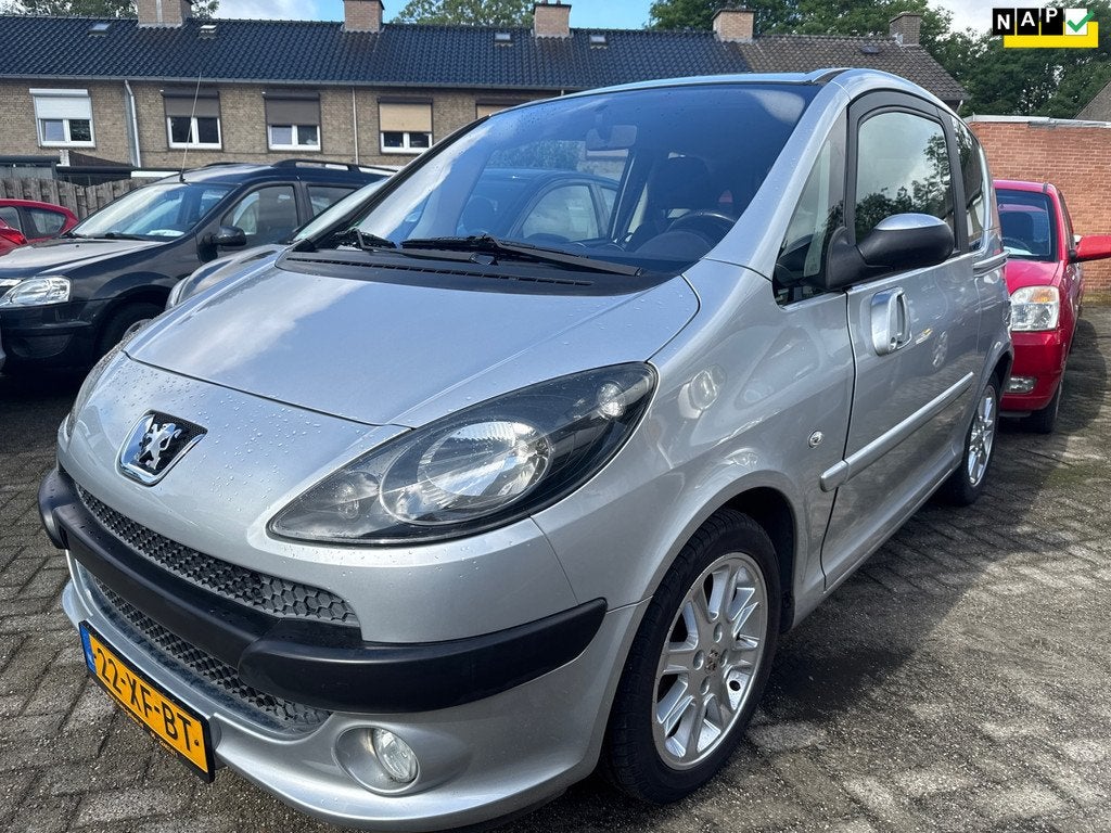 Peugeot 1007 1.4-16V Sesam Sporty, Auto's, Peugeot, Voorwielaandrijving, Elektrische ramen, 4 cilinders, 610 kg