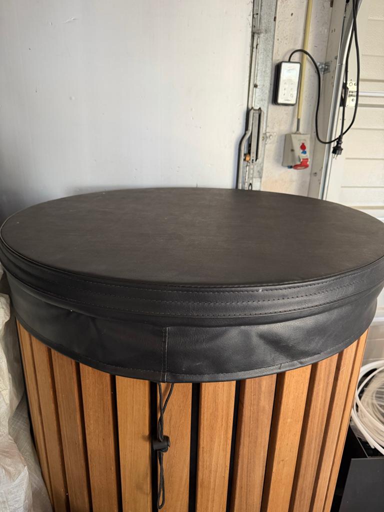 Nieuwe Geïsoleerde Cover 95cm voor Spa/Jacuzzi, Ophalen, Nieuw, Afdekzeil, Vast