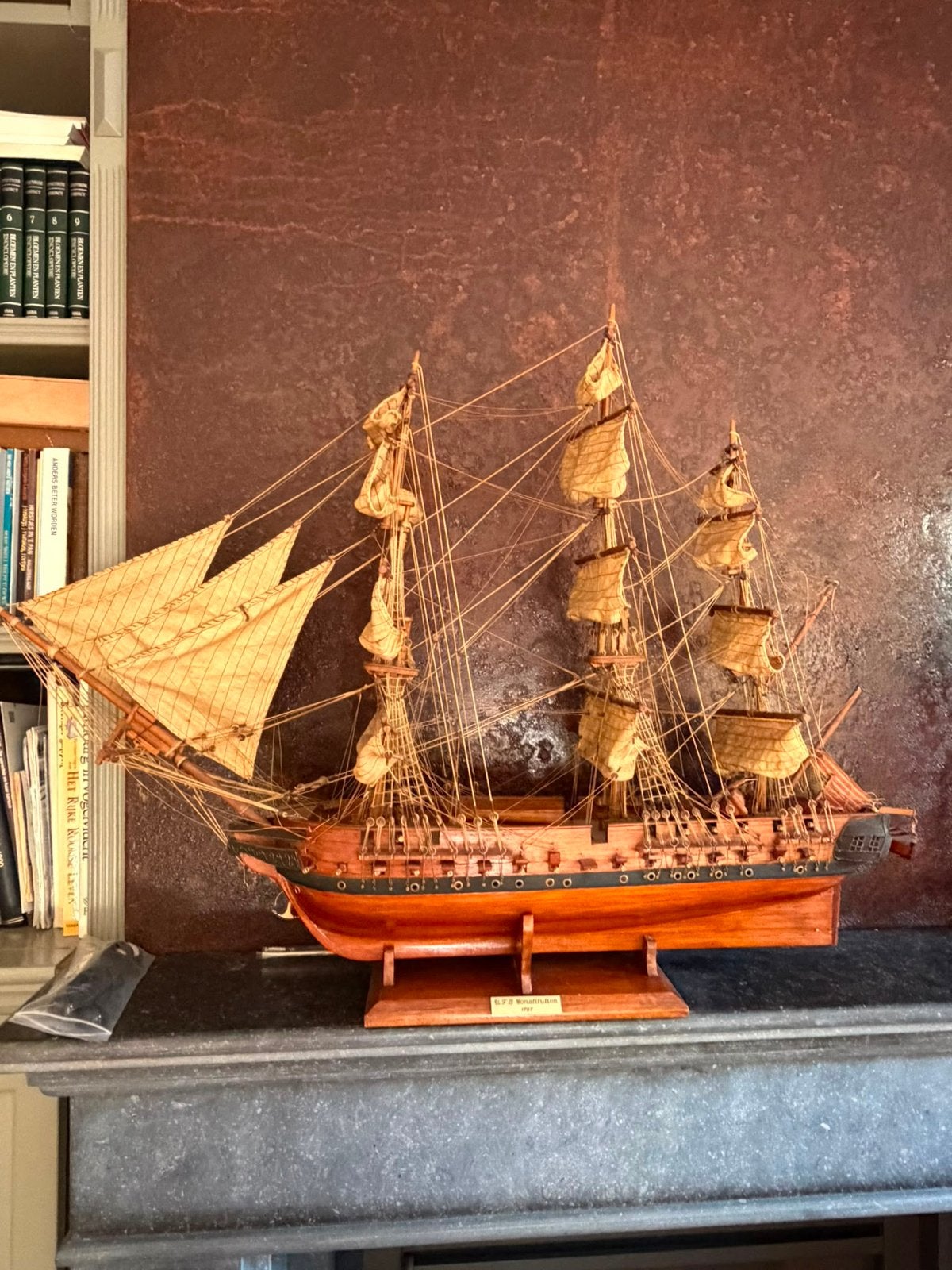 Gedetailleerd scheepsmodel van een historisch zeilschip, Ophalen of Verzenden, Gebruikt, Groter dan 1:32, Overige merken