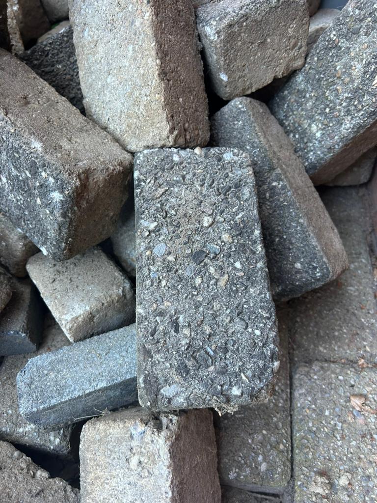 Gratis betonklinkers 12m2, Tuin en Terras, Tegels en Klinkers, Ophalen, Gebruikt, Klinkers, 10 m² of meer