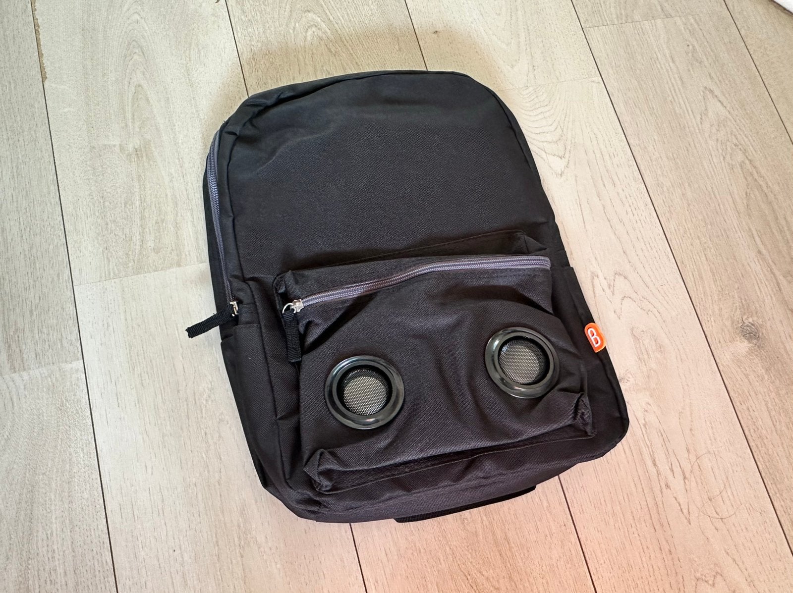 Nieuwe Boom Zac rugtas met ingebouwde speakers, Computers en Software, Ophalen of Verzenden, 13 inch, Zo goed als nieuw, Rugzak