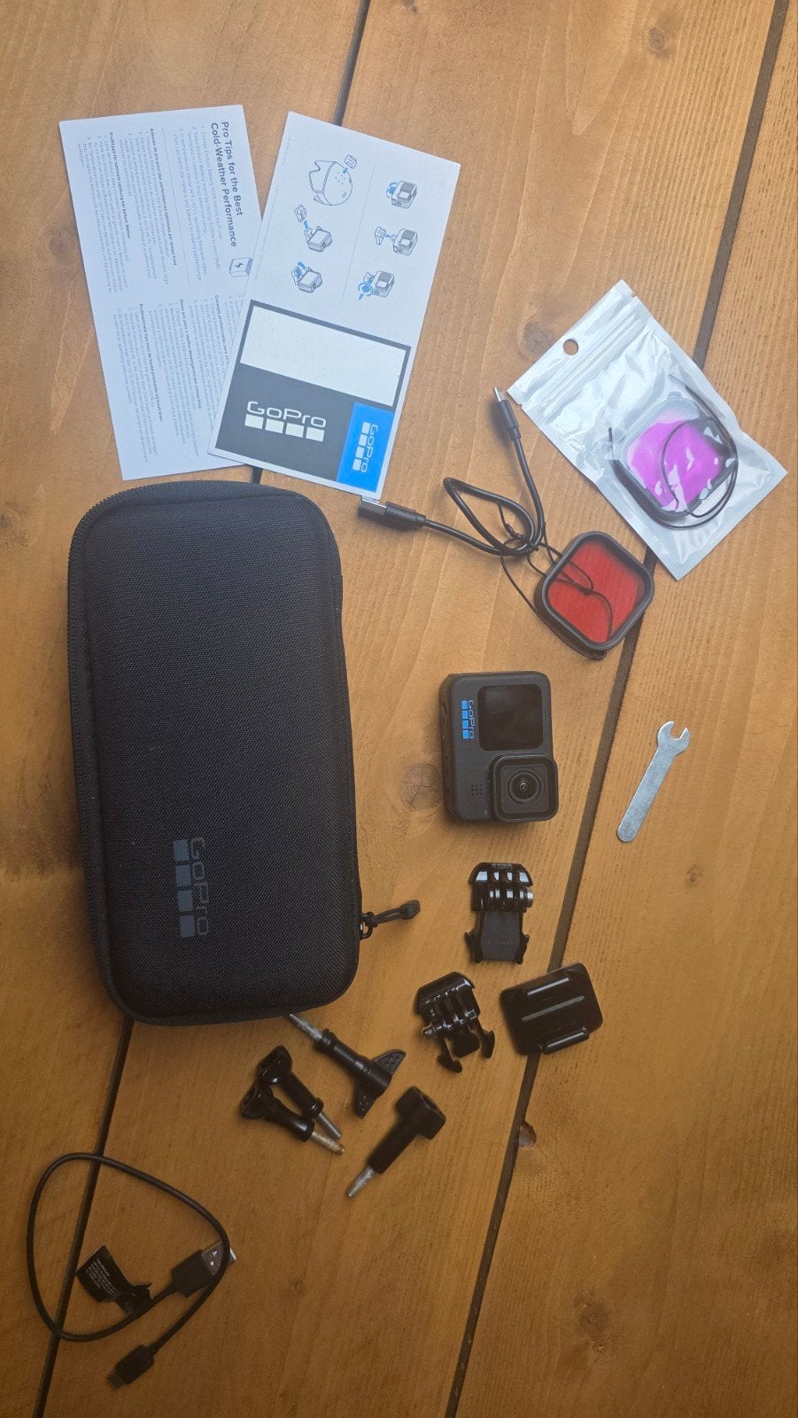 GoPro Hero 11 Black - Zo goed als nieuw met accessoires
