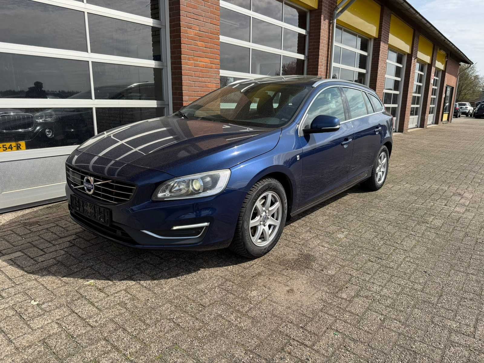 Volvo - V60 - 2.0 D3 O. Race Bns - Personenauto - 2015, Auto's, Volvo, Gebruikt, Euro 6, Blauw, Origineel Nederlands