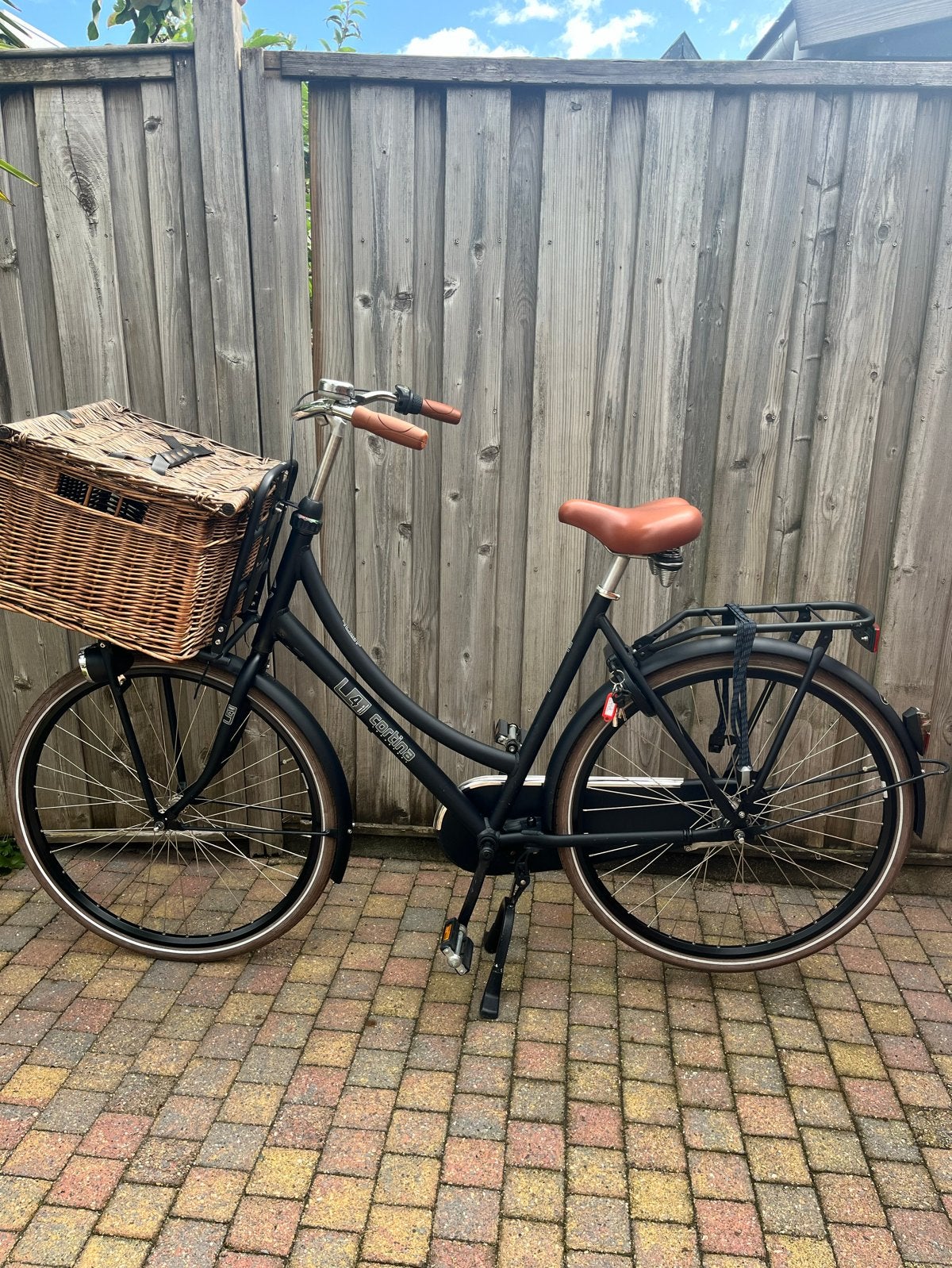 Cortina U4 Transportfiets Dames - Mat Zwart met Mand, Fietsen en Brommers, Fietsen | Dames | Damesfietsen, Terugtraprem, Versnellingen