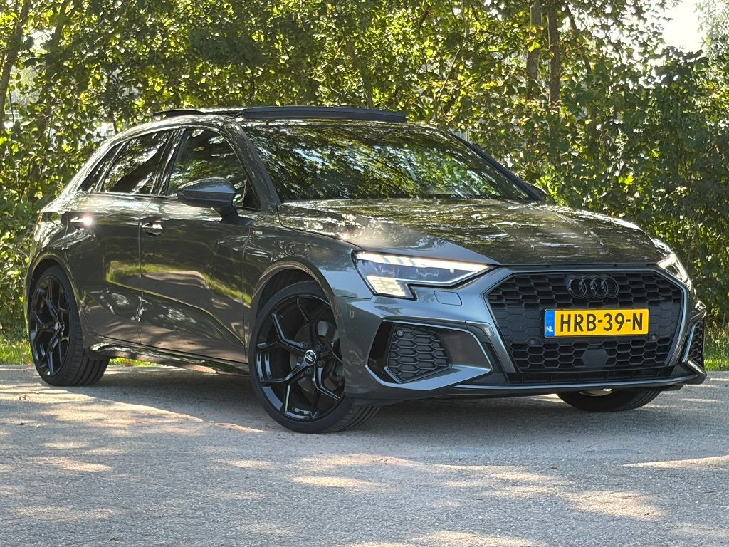 Audi A3 35 Tfsi 150pk S-Line, Parkeerassistent, Stof, 1498 cc, 4 cilinders
