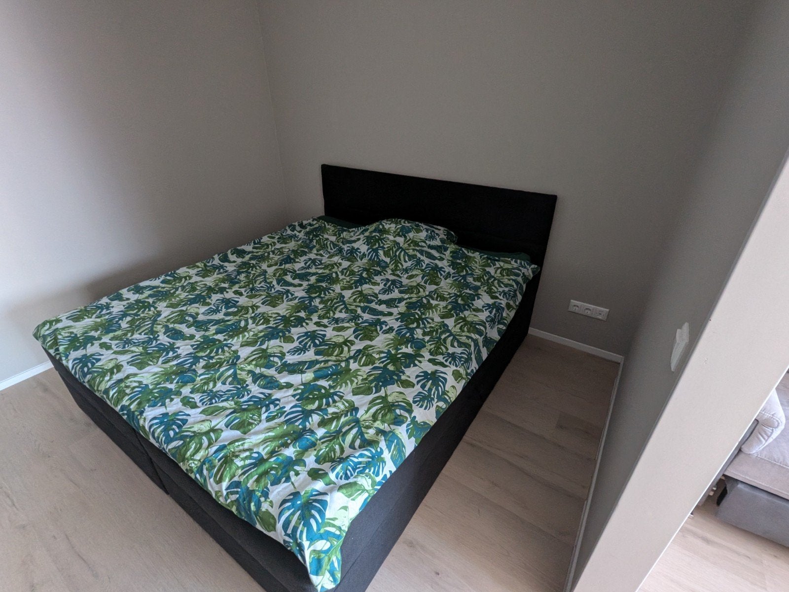 Tweepersoonsbed Levi 220x180 met traagschuim, nieuwstaat, Zwart, Tweepersoons, Ophalen of Verzenden, Zo goed als nieuw