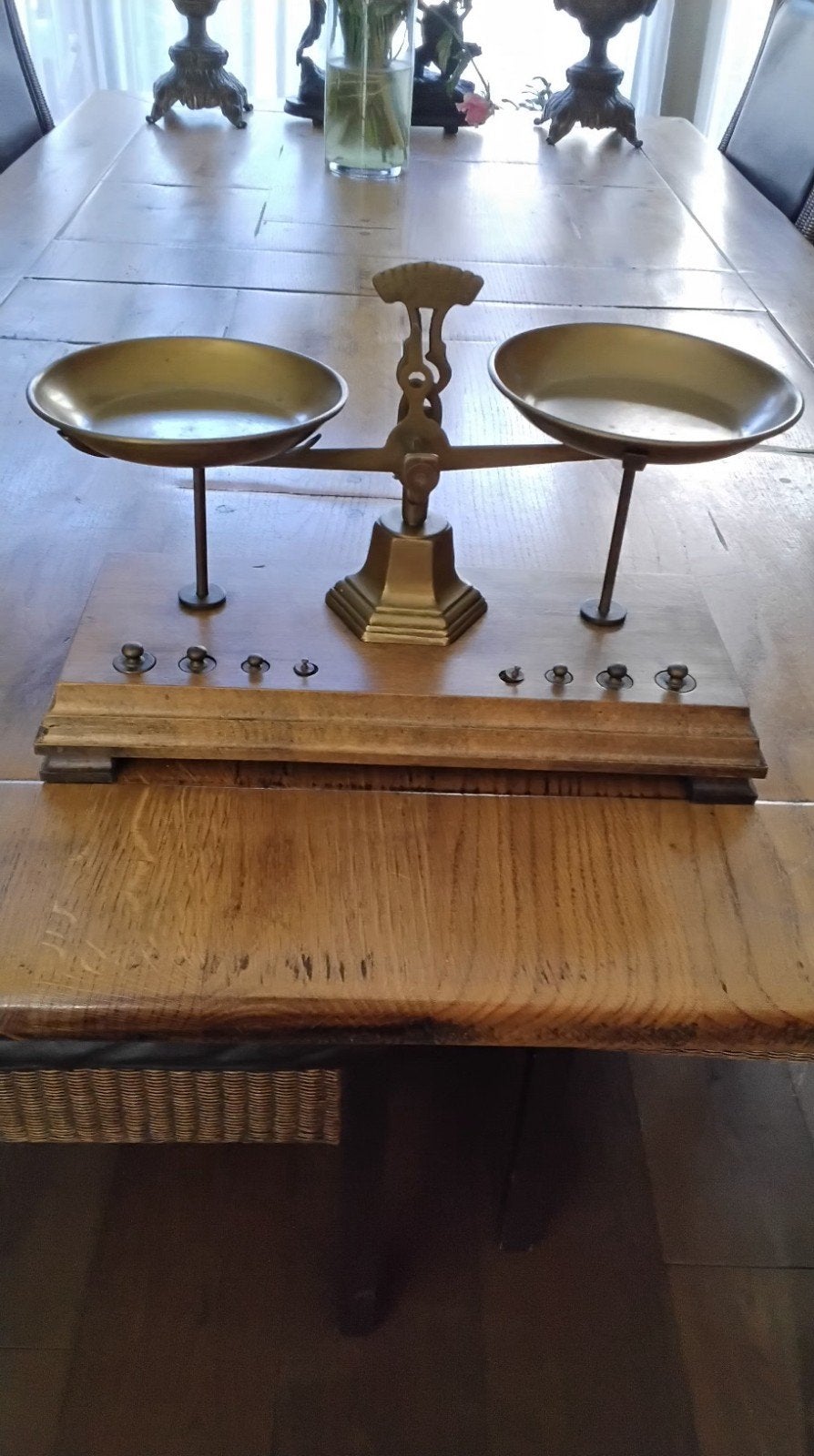 antieke balansweegschaal op een houten voetstuk, Antiek en Kunst, Antiek | Gereedschap en Instrumenten, Ophalen