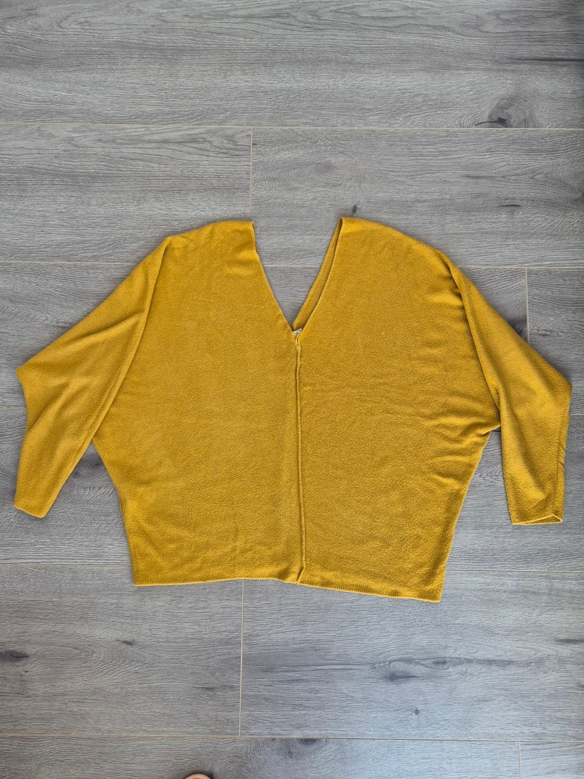 Okergele Oversized Wollen Trui met V-Hals – One Size, Made in Italy, Geel, Maat 46/48 (XL) of groter, Ophalen of Verzenden