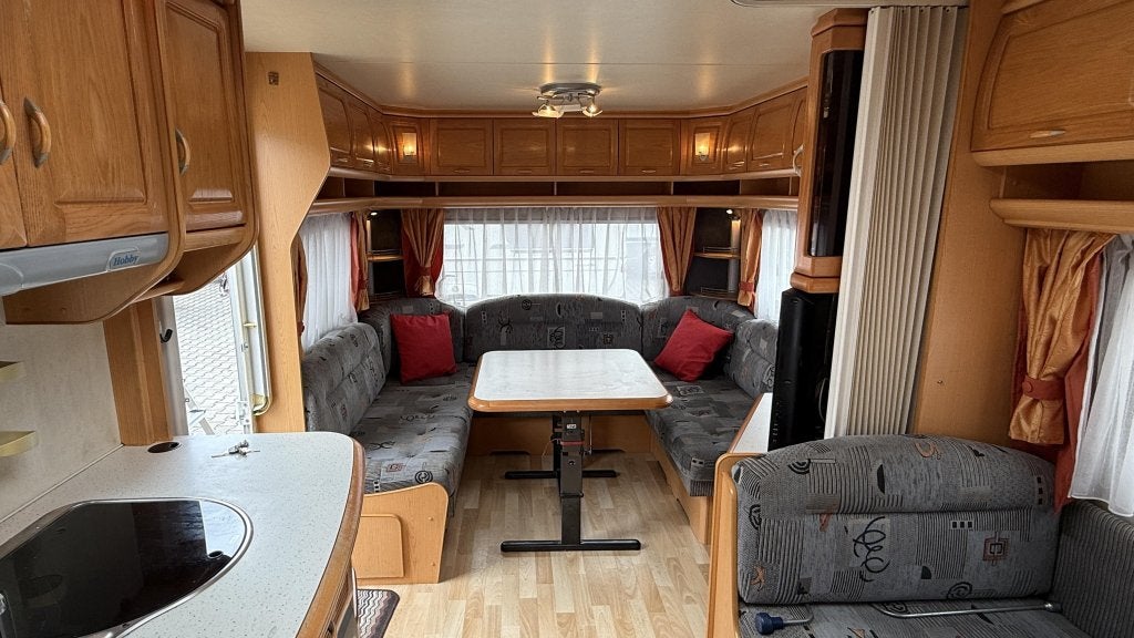 Hobby Exclusive 650 bouwjaar 2006 met voortent, Caravans en Kamperen, Hobby, Bedrijf, Treinzit, Overige typen
