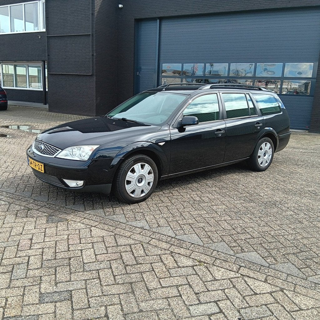 Ford Mondeo Wagon 1.8-16V Champion, Auto's, Gebruikt, 4 cilinders, Zwart, Origineel Nederlands