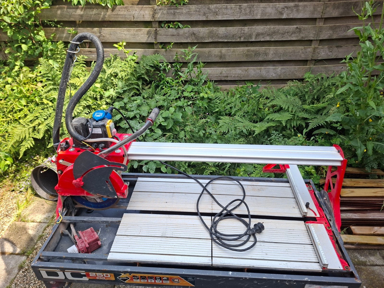 Rubi DC-250-850 Tegelzaagtafel - Professioneel, Ophalen, Gebruikt, 70 mm of meer, Overige typen
