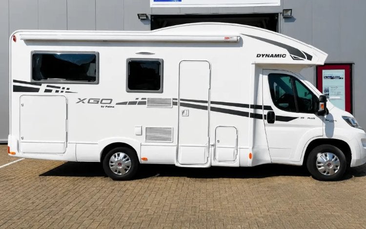Compacte halfintegraal camper | Vast bed & hefbed | Te koop, XGO, Fiat, Airbags, Koelkast