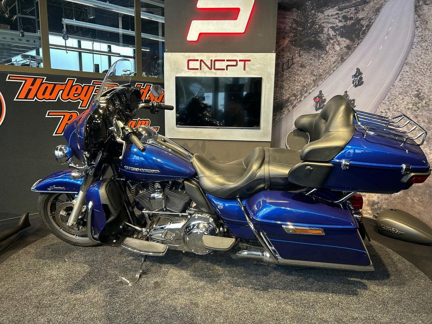 Harley-Davidson FLHTK ULTRA LIMITED (bj 2014), Motoren, Motoren | Harley-Davidson, Laan van Vredenoord 33
2289 DA  RIJSWIJK, NL
