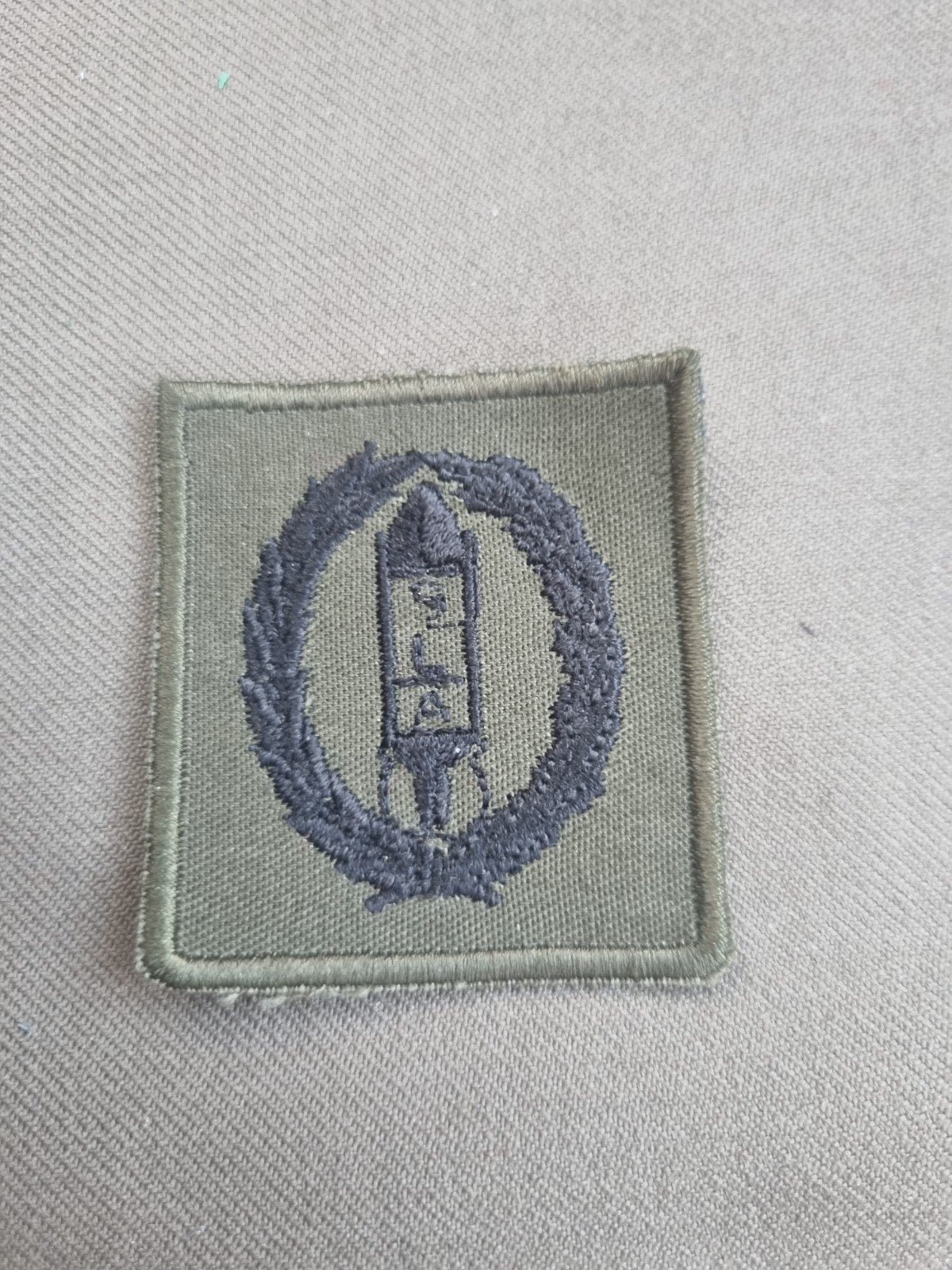Patch SLA    (schutter lange afstand), Verzamelen, Ophalen of Verzenden, Landmacht, Nederland, Embleem of Badge