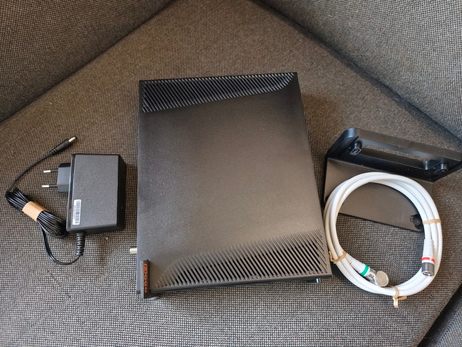 Sagemcom F3896LG-ZG Router met modem (Ziggo), Computers en Software, Routers en Modems, Ophalen of Verzenden, Nieuw, Router met modem