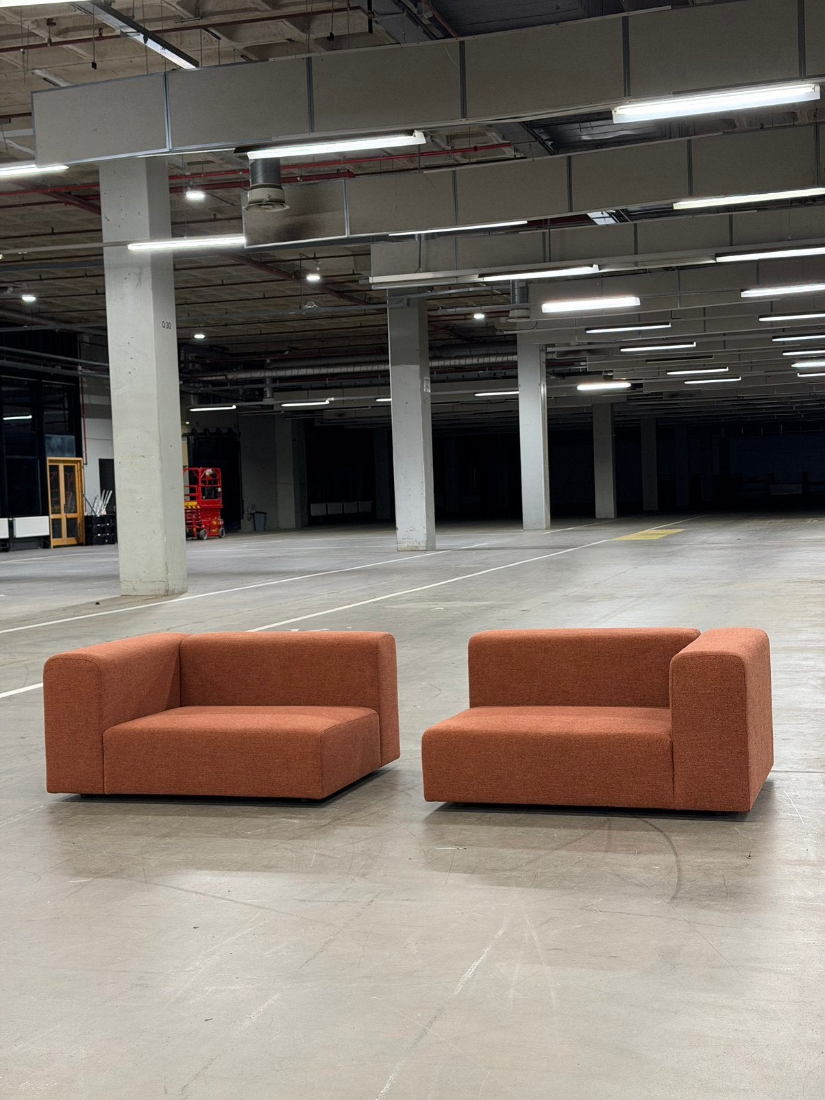 Living Divani Wall | Terracotta | NIEUWSTAAT + Garantie, Stof, Driepersoons, 75 tot 100 cm, Ophalen of Verzenden