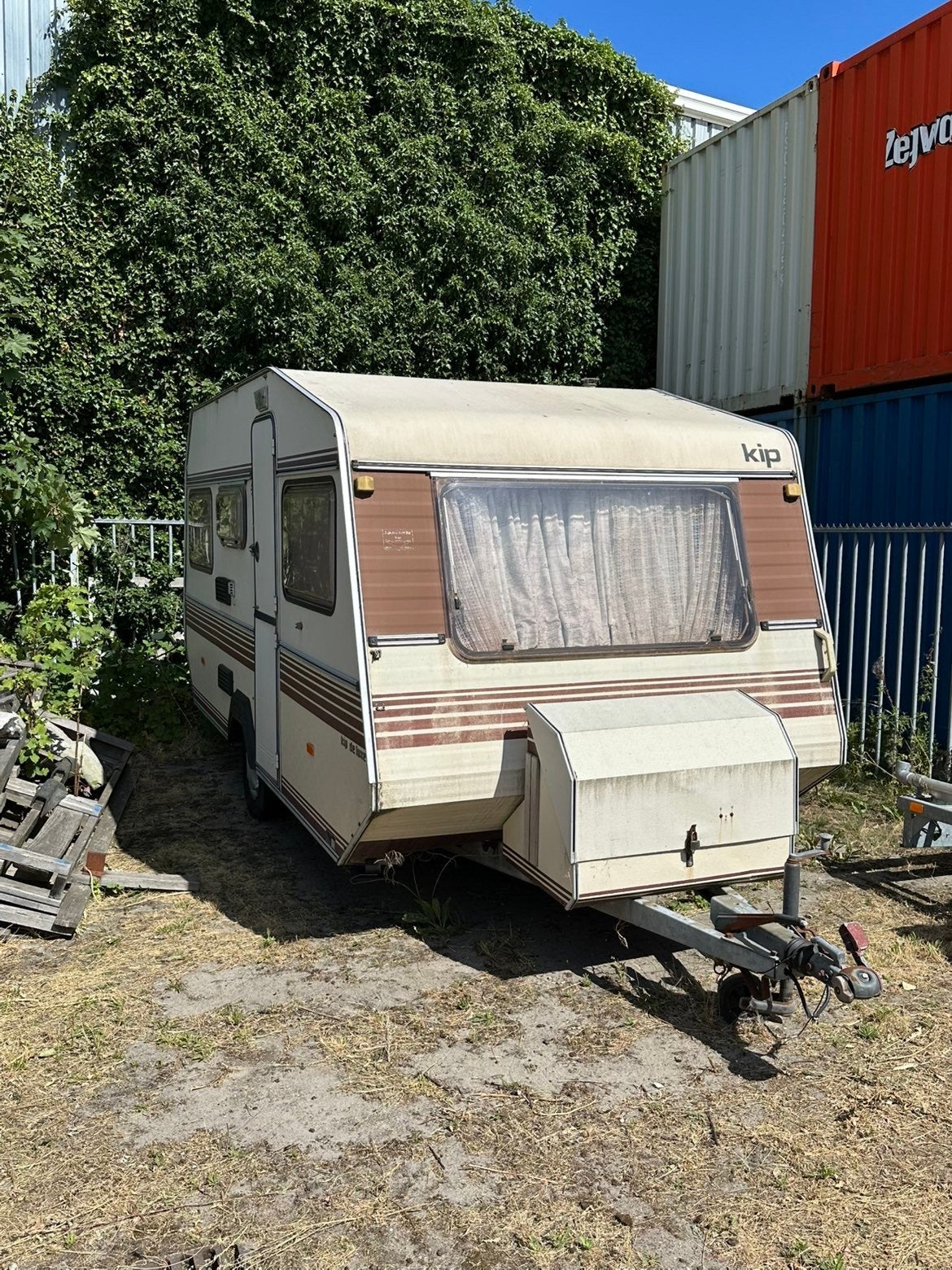Kip caravan, Ophalen of Verzenden