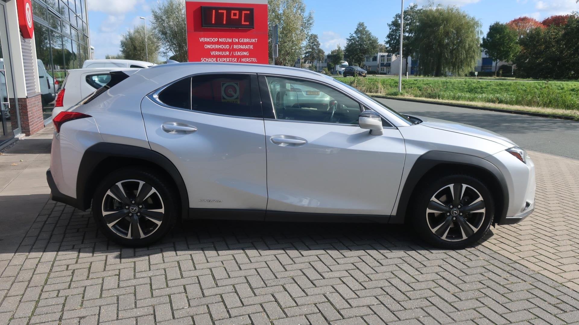 Lexus UX 250h Business Line, Auto's, Gebruikt, 4 cilinders, Leder, Bedrijf